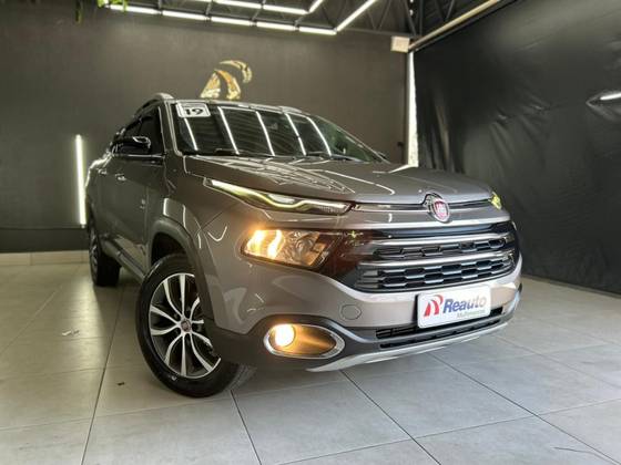FIAT TORO 2.0 16V TURBO DIESEL VOLCANO 4WD AT9 FIAT TORO 2.0 16V TURBO DIESEL VOLCANO 4WD AT9